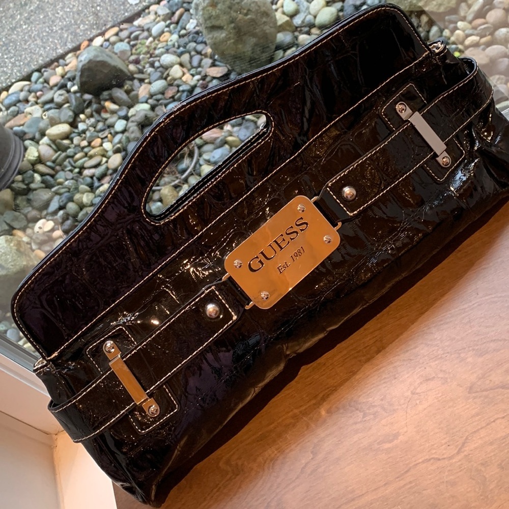 Guess clutch